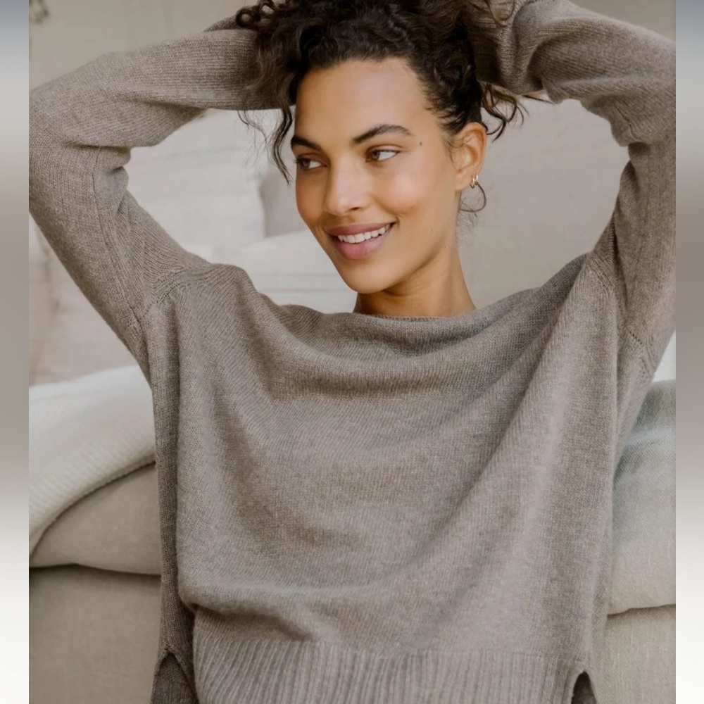 NWT Jenni Kayne Everyday Taupe Knit Sweater